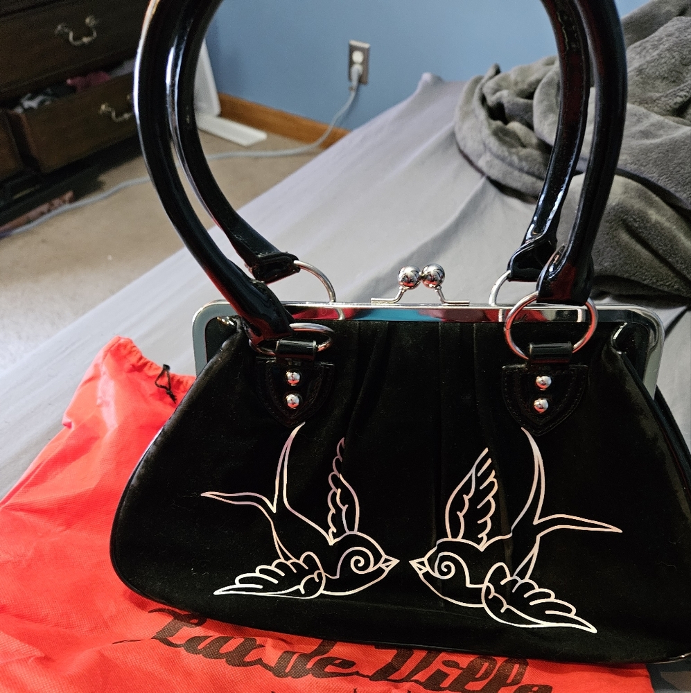Lux de ville purse black swallow